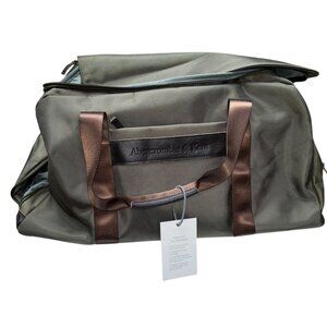 Abercrombie & Kent Luxe travel duffel bag neon pocket so you can see things